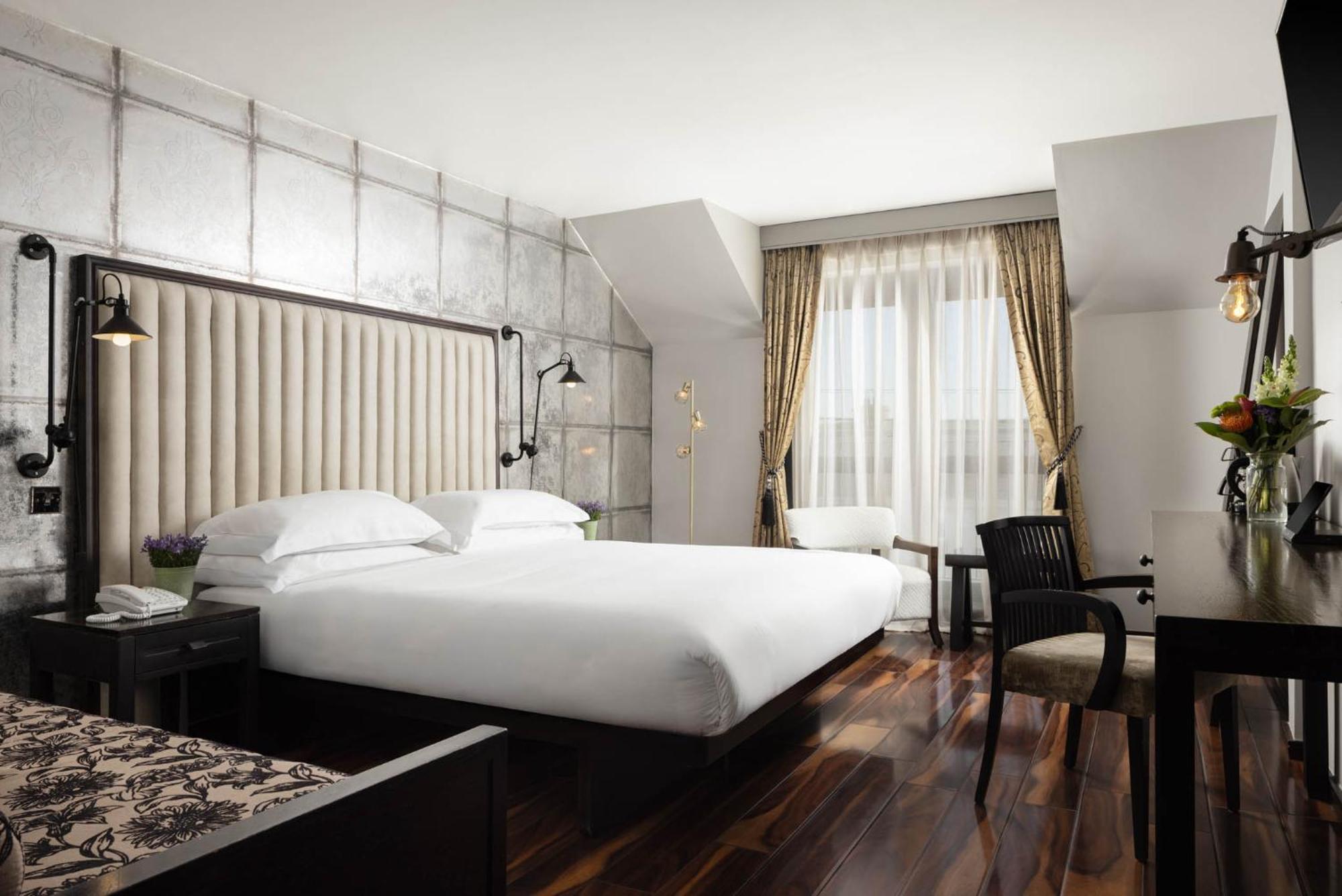 The Twelve 4* Bearna